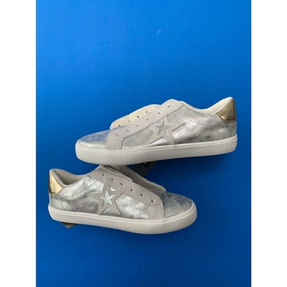 Time and Tru Womens White w/ Gold Heel SIZE 11 Faux Leather Tennis Shoe NW - Picture 2 of 5